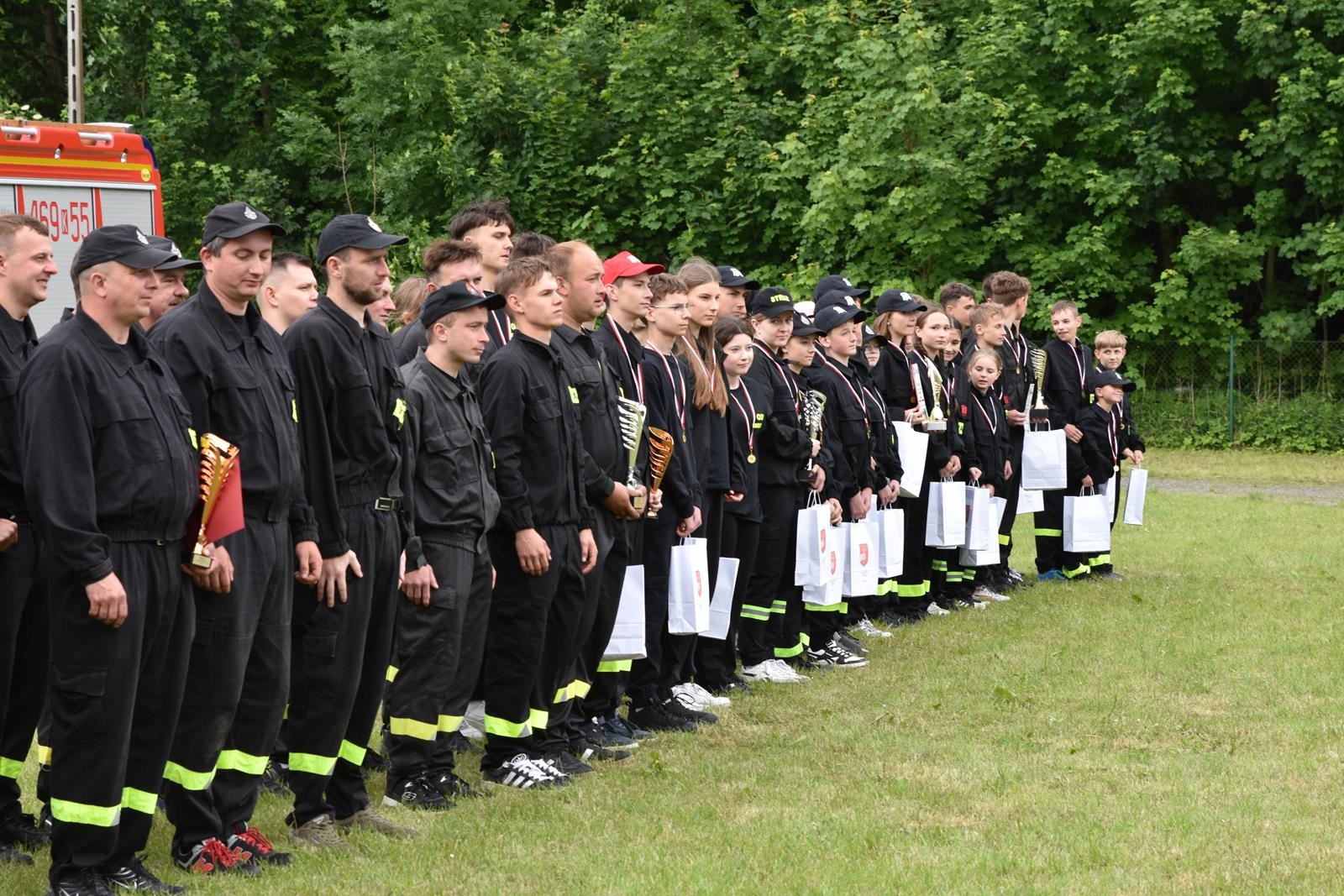 Gminne Zawody Sportowo-Pożarnicze w Książu Wielkim zdjecia