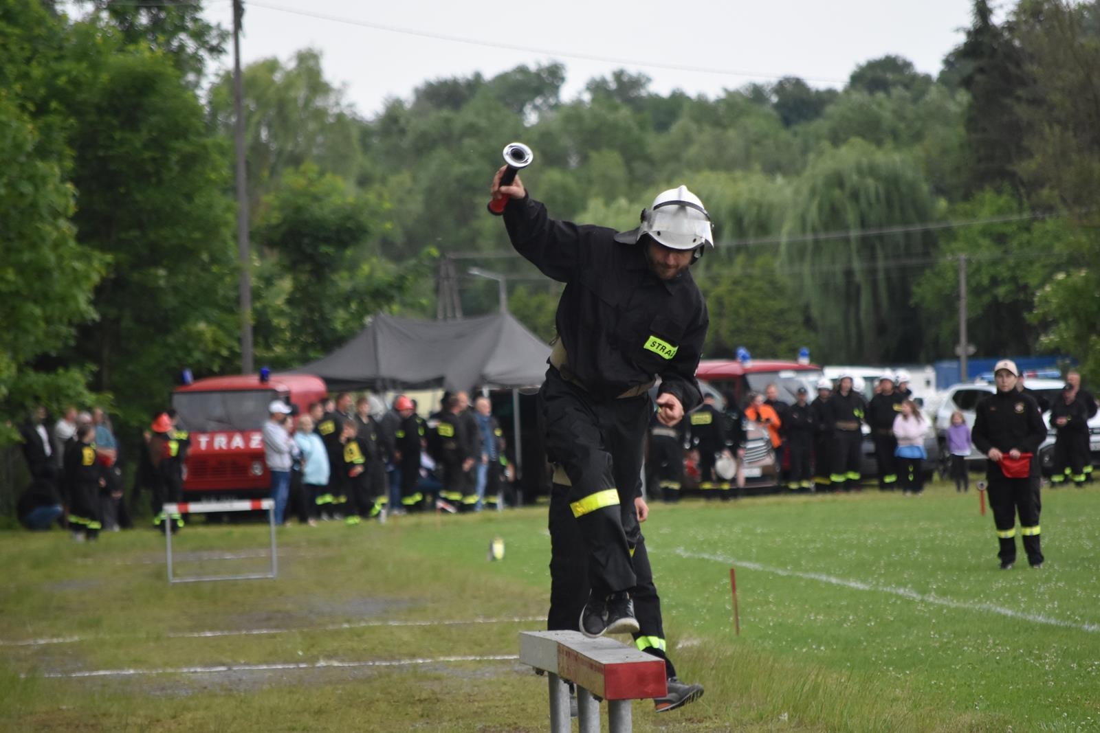 Gminne Zawody Sportowo-Pożarnicze w Książu Wielkim zdjecie 5